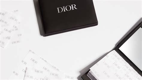 papier matifiant dior|Dior Mattifying Paper: Mattifies the Skin and Absorbs Sebum .